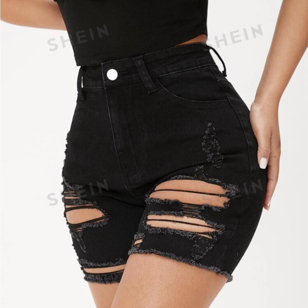 SHEIN PETITE Raw Hem Ripped Denim Shorts